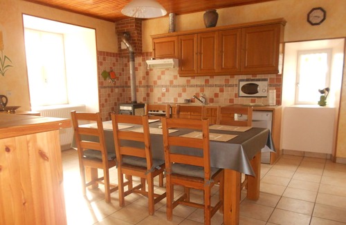 Alleyrac House | Gite, quiet, crossroads of hiking, auvergne, family or retirement group