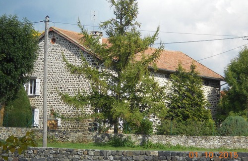 Alleyrac House | Gite, quiet, crossroads of hiking, auvergne, family or retirement group