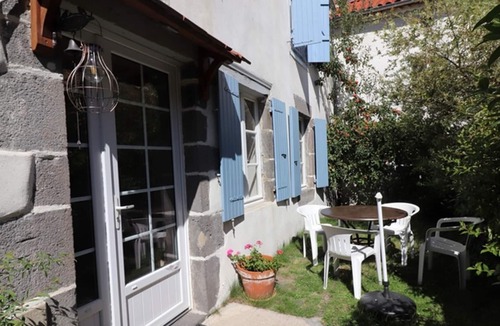 Ruynes-en-Margeride Cottage | Gite Ruynes-en-Margeride, 2 bedrooms, 4 persons