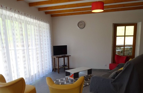 Sainte-Eulalie-d'Olt Cottage | Gite Sainte-Eulalie-d'Olt, 3 bedrooms, 8 persons