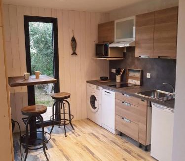Nages-et-Solorgues Bed & Breakfast | Gite "Sous les pins de Nages"