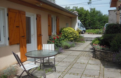 Brie-et-Angonnes Cottage | Gite/the countryside bed and breakfast