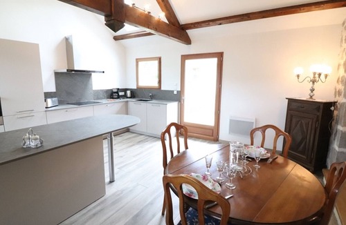 Vic-sur-Cere Cottage | Gite Vic-sur-Cère, 2 bedrooms, 4 persons