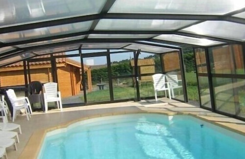 Saint-Flour Ski Chalet | Gites Aubrac Piscine/sel Chauffée Solaire de Mai à Novembre.spa Nov/avril