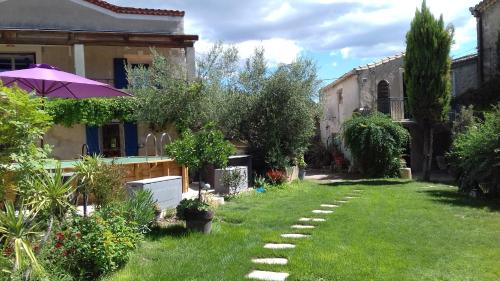 Saussines House | Gites du Mas Gibert à SAUSSINES entre Nimes Montpellier et la mer 3 etoiles