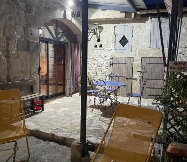 Saussines House | Gites du Mas Gibert à SAUSSINES entre Nimes Montpellier et la mer 3 etoiles
