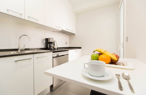 L'Antiga Esquerra de l'Eixample Apartment | Golden Central Muntaner apartment in Barcelona