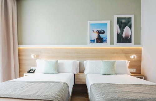 El Parc i la Llacuna del Poblenou Hotel | Golden Hotel Barcelona