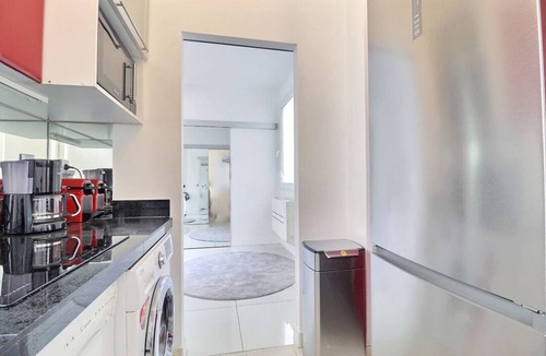 Champs-Elysees Apartment | Golden Triangle Apt. – Montaigne/George V