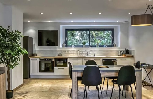 Paluds de Noves House | Gorgeous home in Noves