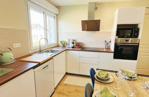 Lagny-sur-Marne Apartment | Grand appart 130m2 - 5 chambres et 3 salles de bain pour 13 pers - 15 min Disney - Parking gratuit