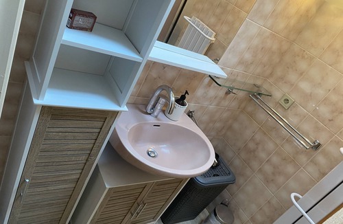 Chaudes-Aigues Apartment | Grand Appartement// À 5 Minutes à Pied de la Cure Thermale/