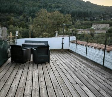 Besseges Apartment | Grand appartement Groupe-famille avec terrasse