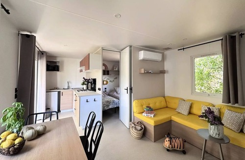 Garde-Colombe House | Grand Confort 3-room Mobile Home for 4–5 People