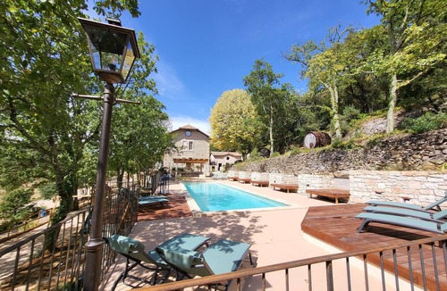 Lagorce House | Grand Domaine Avec Piscine, à 8km des Gorges de l' Ardèche, 23 Personnes