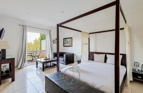 Ensues-la-Redonne Bed & Breakfast | Grand Studio "Figuières" - Domaine Ciel et Mer
