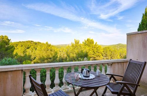 Ensues-la-Redonne Bed & Breakfast | Grand Studio "Figuières" - Domaine Ciel et Mer