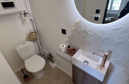 La Crau Apartment | Grand Studio Rénové Avec Chambre en Mezzanine