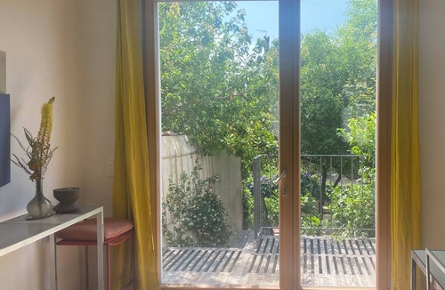 Saint-Charles House | Grande Maison, terrasse, bassin, quartier Arty, 20' plage à vélo, idéal famille.