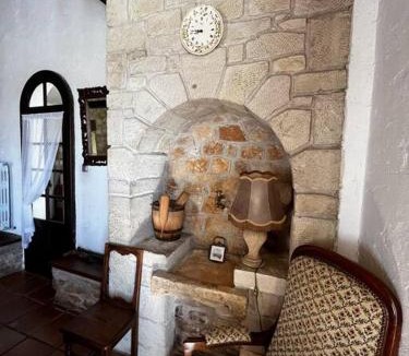 Cublac House | #Grande Villa à Cublac #Vue, Terrasses et Jardins