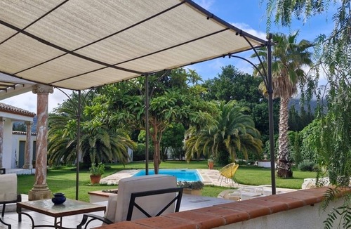 Bouleternere Villa | Grande Villa Dans les Vergers de Pêchers
