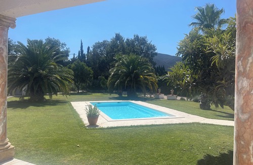 Bouleternere Villa | Grande Villa Dans les Vergers de Pêchers