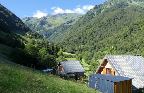 Ustou House | Grange de l'Ossèse in the heart of a wild valley