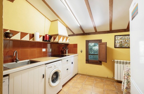 Sant Joan les Fonts House | Granota de Mas Violella Country House: Natural Park, Views, Pool & Wi-Fi