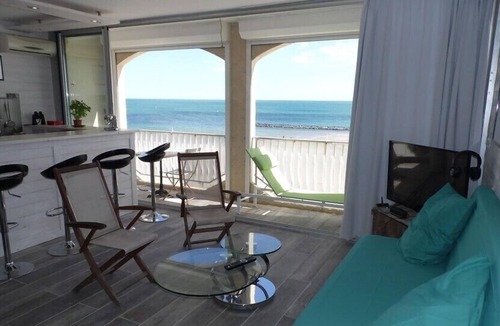 Le Grau-dʼAgde Apartment | GRAU D'AGDE: Seafront 3-room apartment.