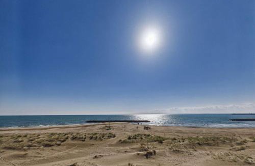 Le Grau-dʼAgde Apartment | Grau d'Agde : Studio cabine avec terrasse, parking privé, vue mer - FR-1-423-270