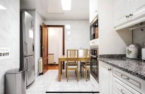 El Clot Condo | Great apartment for 8 to 15 'of Sagrada Familia