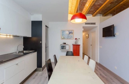 el Camp d'en Grassot i Gracia Nova Apartment | Great apartment to experience all the charms of Barcelona while staying in a central location! It has 3 comfortable and cozy bedrooms each one with a small living room area.