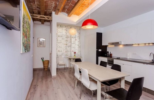 el Camp d'en Grassot i Gracia Nova Apartment | Great apartment to experience all the charms of Barcelona while staying in a central location! It has 3 comfortable and cozy bedrooms each one with a small living room area.