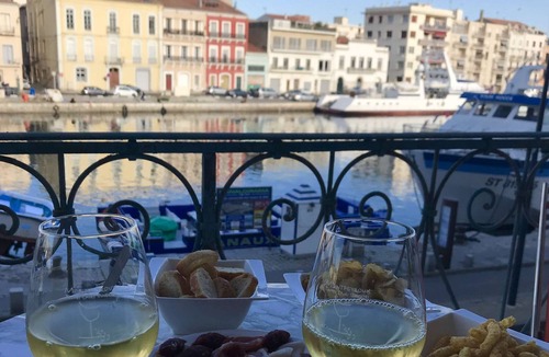 Sete Apartment | Ground floor apartment with balcony and canal views