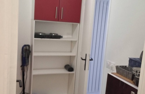 Bourg-les-Valence Apartment | Ground floor studio, private parking, 5 min from freeway and 200m from town center.