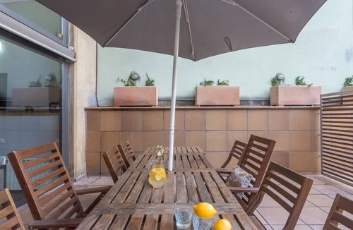 la Vila de Gracia Apartment | Groups in Gracia 3 rooms 10 pax with Free WiFi Pool and Terrace