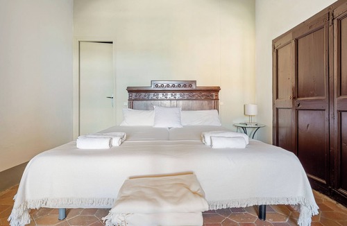 Santes Creus House | Guest House 'L'Abadia De Santes Creus' with Mountain View, Private Pool and Wi-Fi