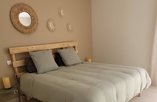 Soulages Bed & Breakfast | Guest Room “Chambre Margeride” with Private Terrace