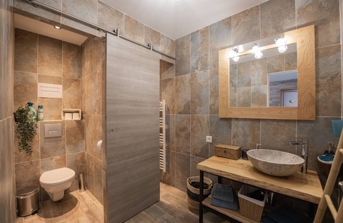 Plantades Bed & Breakfast | Guest Room 'Chambre Michaël': Mountain View, Shared Garden, Air Conditioning