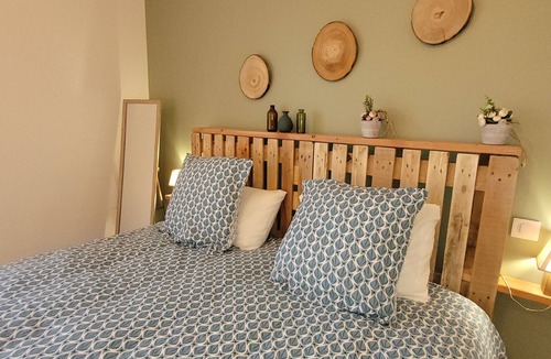 Soulages Bed & Breakfast | Guest Room “Chambre Planèze” with Private Terrace