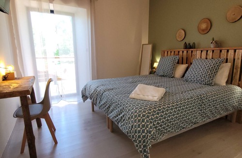Soulages Bed & Breakfast | Guest Room “Chambre Planèze” with Private Terrace