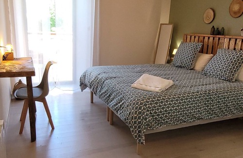 Soulages Bed & Breakfast | Guest Room “Chambre Planèze” with Private Terrace