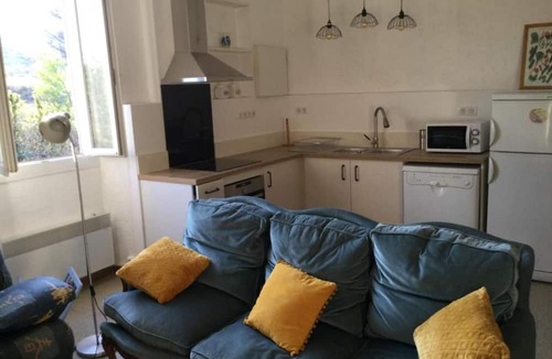 Gras Bed & Breakfast | Guest Room “Chez Bacchus - Chardonnay Room” with Terrace and Wi-Fi