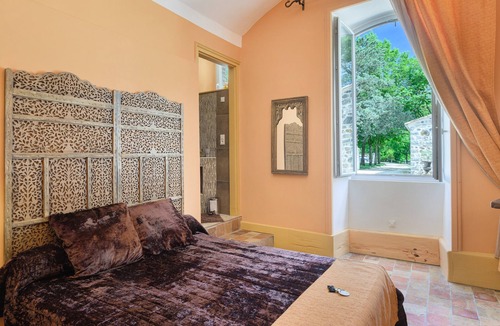 Saint-Germain Bed & Breakfast | Guest Room 'Domaine du chemin Royale' with Shared Terrace, Shared Garden, and Wi-Fi