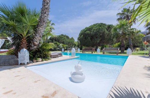 Saint-Nazaire Apartment | Guest Room 'Esprit Du Sud' with Shared Pool, Wi-Fi and Air Conditioning