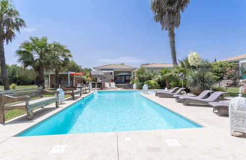 Saint-Nazaire Apartment | Guest Room 'Esprit Du Soleil' with Shared Pool, Wi-Fi, and Air Conditioning