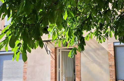 Valence-d'Albigeois Bed & Breakfast | Guest Room “La Ferme Du Marronnier” with Private Terrace, Shared Garden, and Wi-Fi