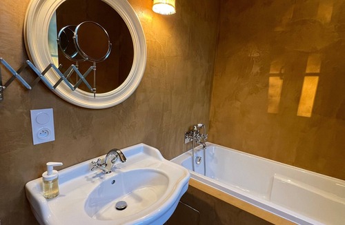 Saint-Barthelemy Bed & Breakfast | Guest Room “La Felicita - Moutarde” with Shared Terrace, Garden, and Wi-Fi
