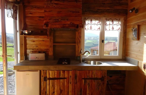 Lafarre Bed & Breakfast | Guest Room 'Le Ranch' with Mountain View, Shared Garden and Wi-Fi