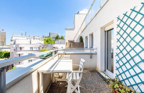 Gare Apartment | GuestReady - Bright and Chic Retreat with Balcony